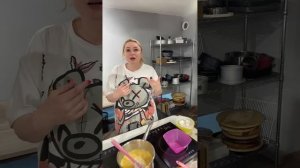 Пеку быстрый медовик и рассказываю, как выжить кондитеру без выгорания 🍯