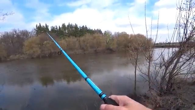 Ловля разной рыбы на простую снасть. Рыбалка весной. смотреть онлайн