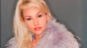 ﹤Наше счастье﹥ Елена Панурова 1996г 
Клип . Режиссер Е.Гинзбург
Автор песни С.Трофимов