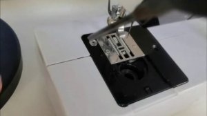 Как снять шпульный колпачок для швейной машины КТС-9903