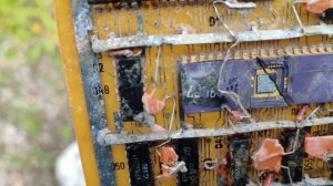 нашёл платы на дороге