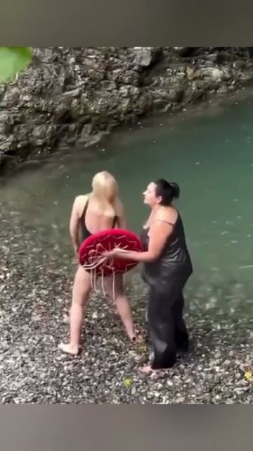 Девчонки неплохо оттянулись на выходных смотреть онлайн