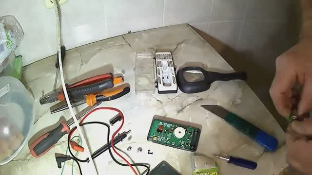 Едва не стал заикой. Взрыв аккумулятора при замене на новый. смотреть онлайн