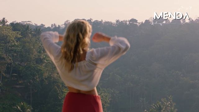 MENDA - Fly (Music Video Clip 2025) смотреть онлайн