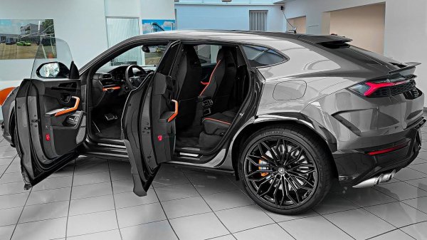 НОВЫЙ Lamborghini URUS SE 2025 года