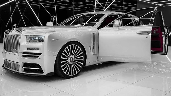 Rolls Royce Phantom (2025) - Звук, интерьер и внешние детали