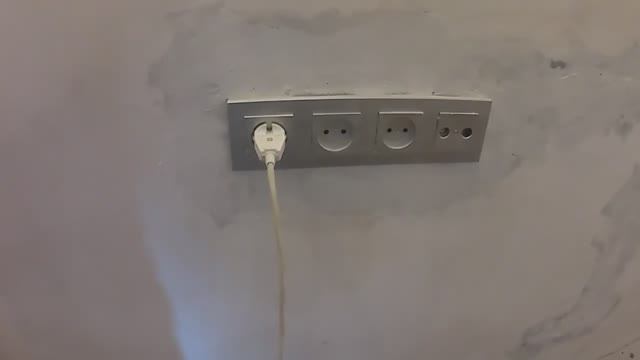 Бетон - жесть! Перенос розеток со штроблением. смотреть онлайн