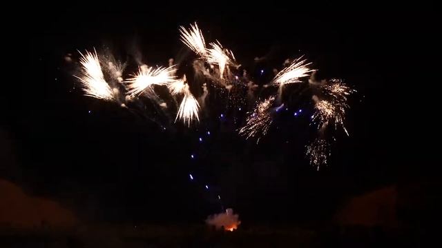 MC103 Cakes 100 shots 30mm Z-Shape 1/1/1 смотреть онлайн