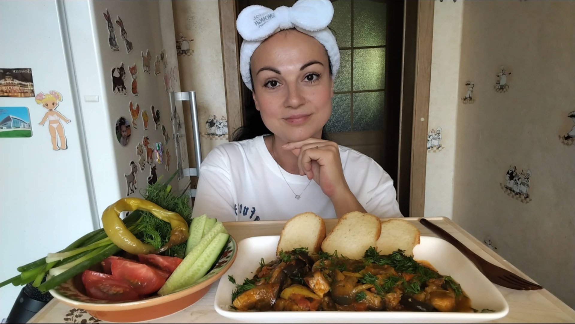 Мукбанг 🍆🍖Баклажаны с мясом по-грузински 🤤👍 Отвечаю на вопросы 🥰 смотреть онлайн