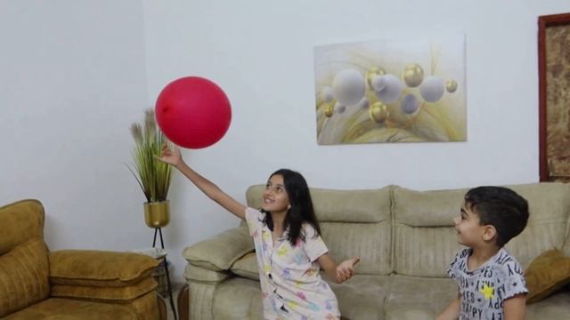 تالين وقعت على رجلها بسبب