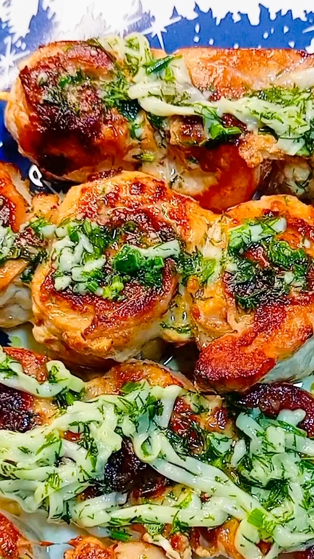 🍗🥓Сочные куриные рулетики с беконом — пальчики оближешь!😋 смотреть онлайн