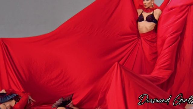 Шоу балет Diamond Girls (Москва) Новые номера - "Юбка". Пригласить танцевальное шоу на Ваш праздник смотреть онлайн