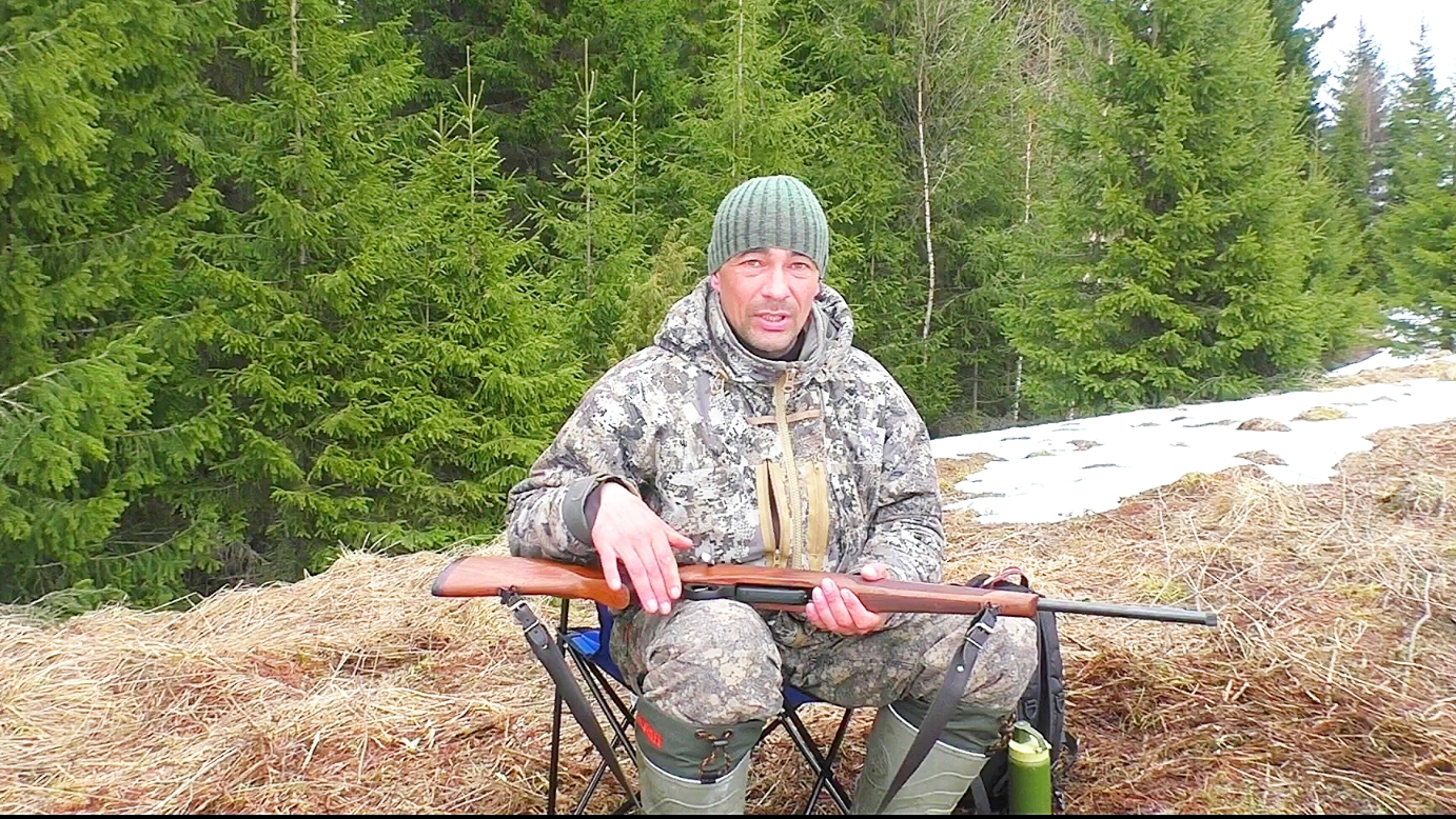 МЕДВЕДЬ ВСЁ ВЫГРЕБ ИЗ БОЧКИ / СЛЕДЫ ОГРОМНЫЕ НА СНЕГУ / ВСЁ ПО НОВОЙ ПРИШЛОСЬ СКЛАДЫВАТЬ.