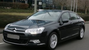 Замена передних тормозных колодок Ситроени С5