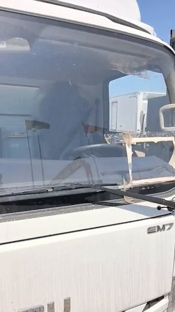 Isuzu Elf промтоварный фургон и гидроборт смотреть онлайн