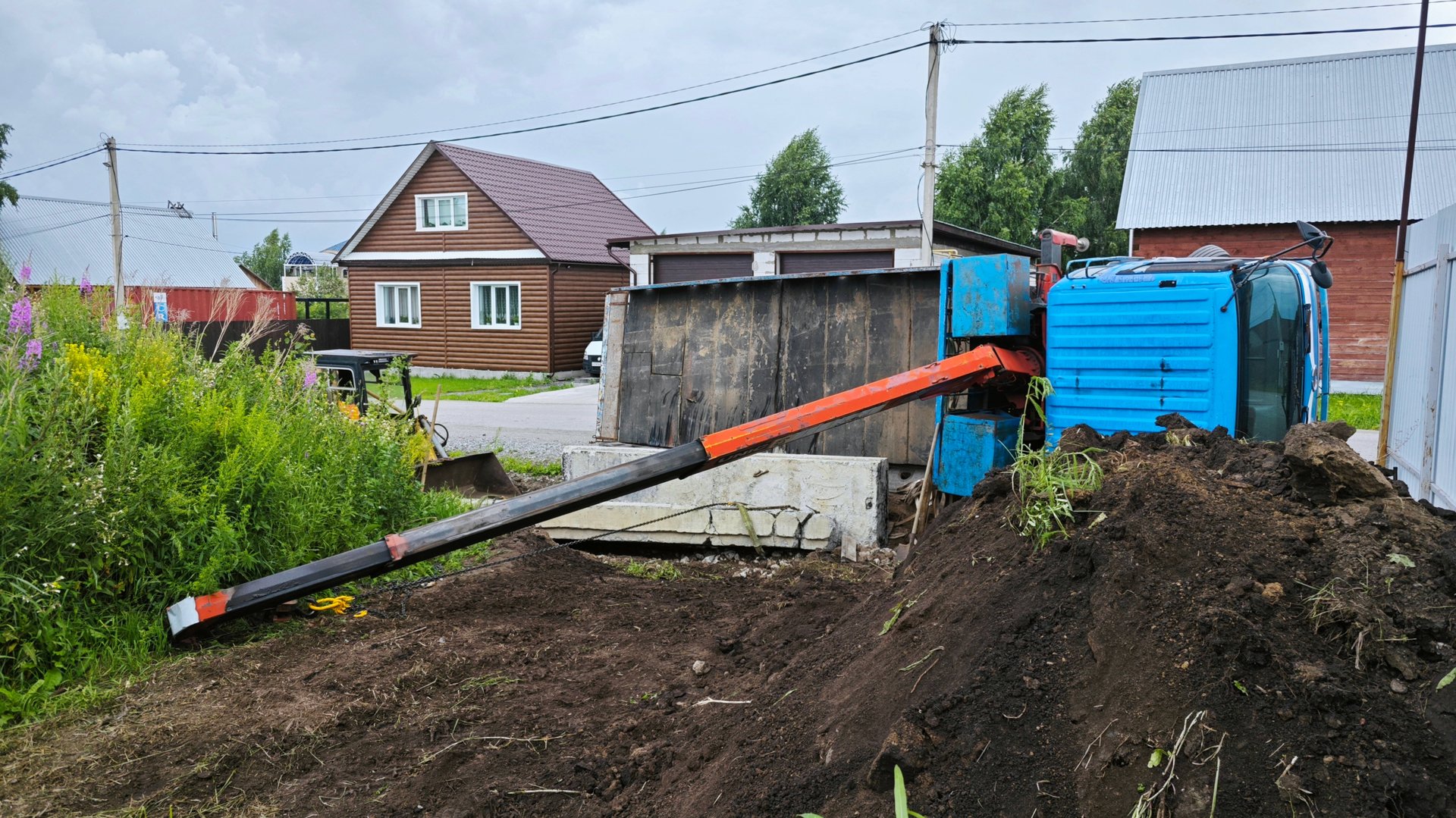 Уронил вора, Аркадий в деле. Ремонт аутригера Unic 343