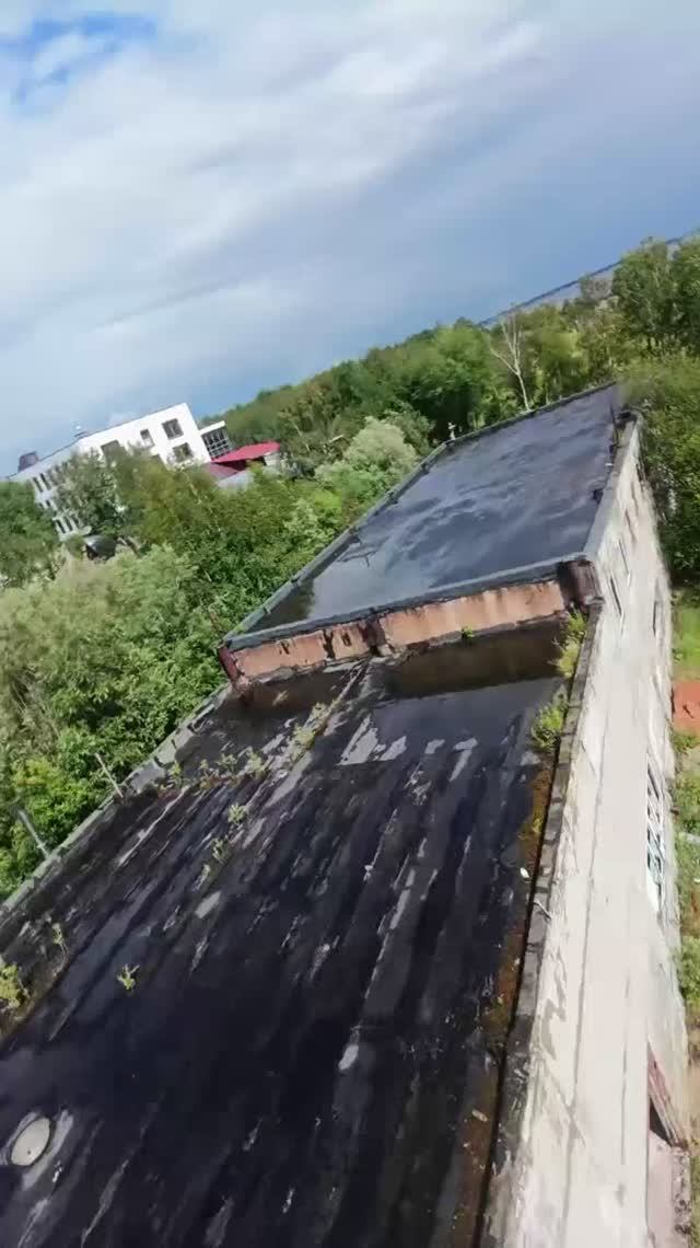 Заброшка у набережной