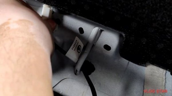 Разбор автомобиля Хавал Джулион для самостоятельной установки авточехлов