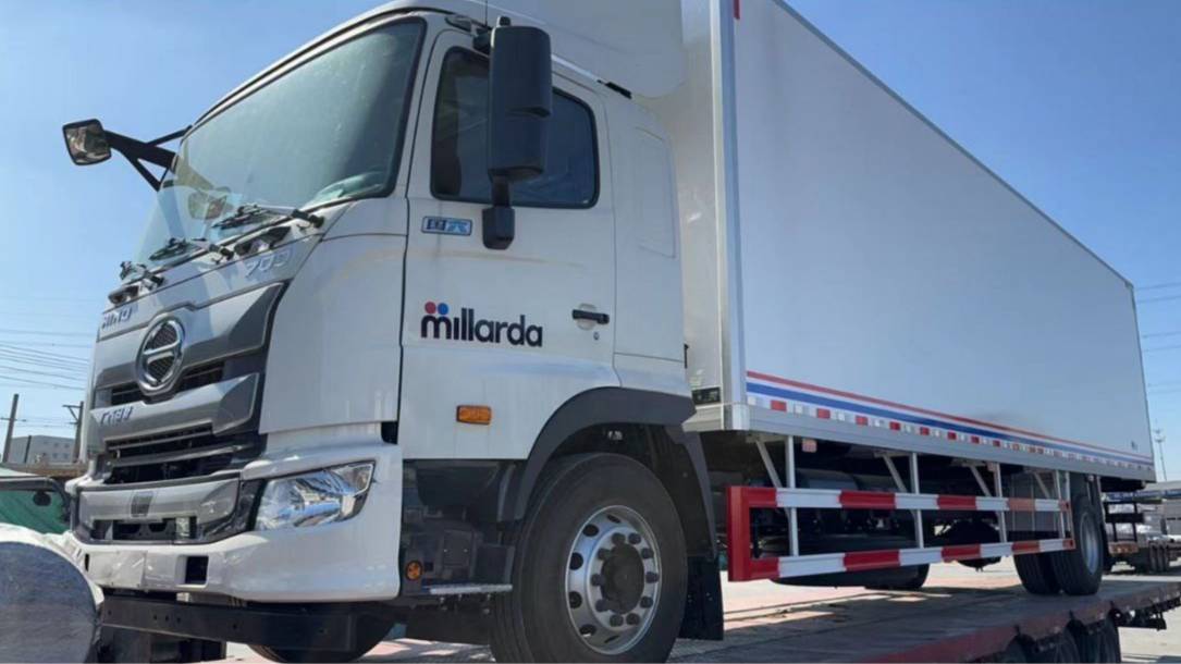 Как поднять кабину для обслуживания на Hino 700 profia смотреть онлайн