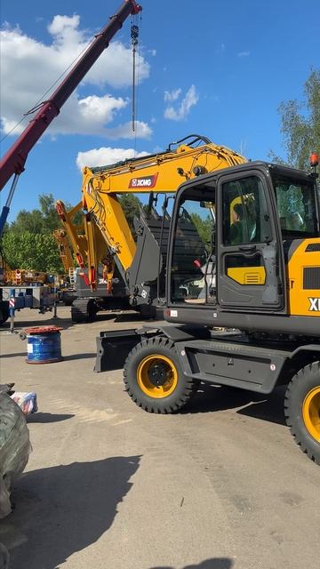 XCMG XE180WD — экскаватор, который умеет больше, чем кажется на первый взгляд смотреть онлайн