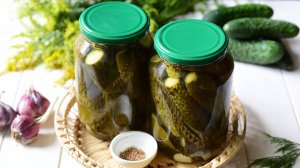 🌿 Хрустящие и ароматные! Маринованные огурцы с кориандром — хит каждой зимы!