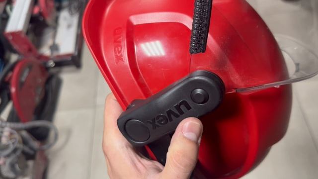 Каска строителя смотреть онлайн