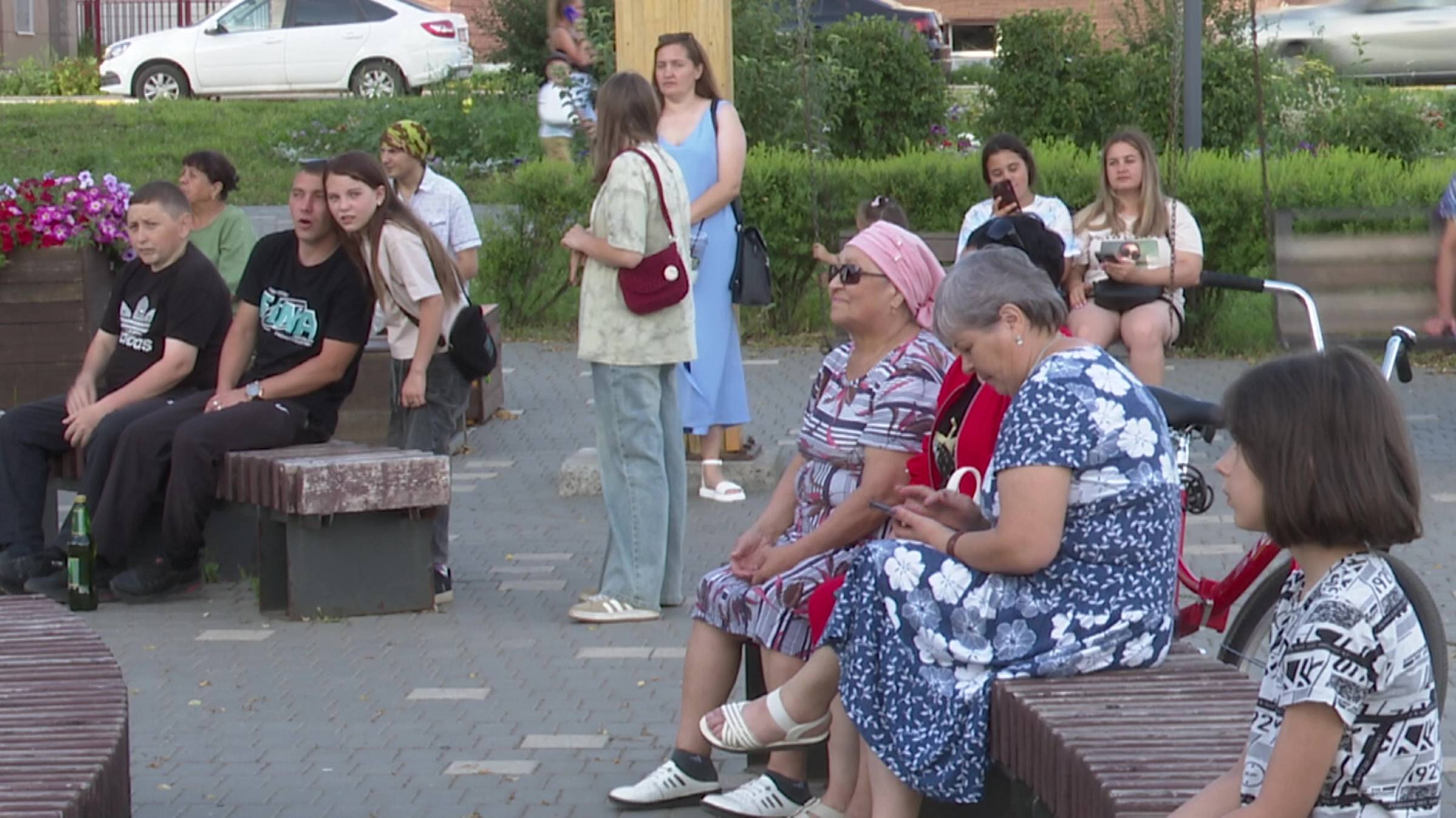 Сквер «Театральный» каждую субботу преображается благодаря «Культурной среде города» смотреть онлайн