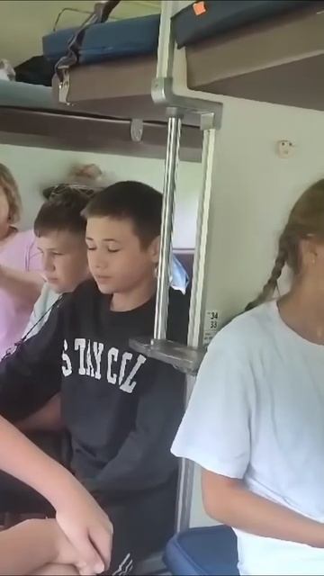 Таланты нашей России! Ностальгия у меня! Поют в ж_д вагоне смотреть онлайн