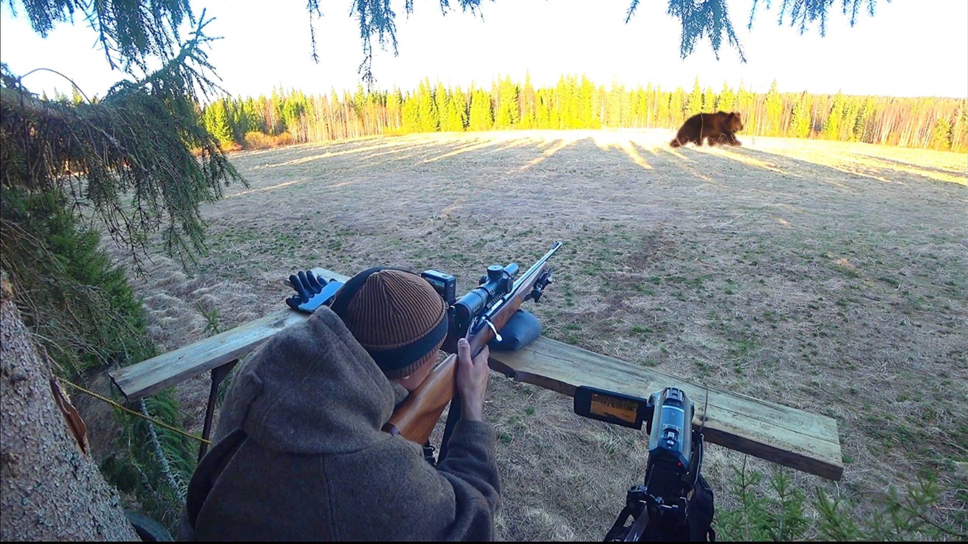 ОХОТА НА МЕДВЕДЯ / ПОДРАНОК СКРЫЛСЯ В ЕЛЬНИКЕ / ПРИДЁТСЯ ИСКАТЬ КОСОЛАПОГО ЗАВТРА. смотреть онлайн