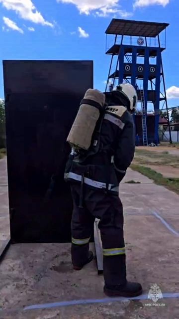 В МЧС по Бурятии определили "лучшего начкара" и лучшего "пожарного" смотреть онлайн