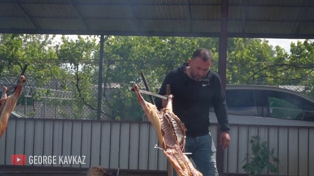 ГОТОВЛЮ ДВУХ БАРАНОВ НЕОБЫЧНЫМ СПОСОБОМ смотреть онлайн