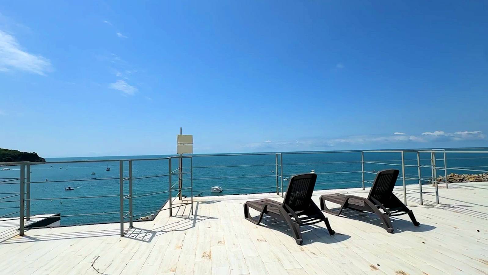 Территория и апартаменты гостевого дома ЛаСкала.