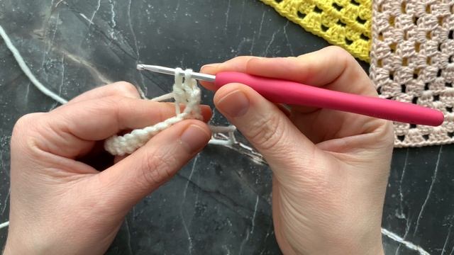 Вязание крючком//столбик с одним накидом #вязаниекрючкомдляначинающих #вязаниекрючком смотреть онлайн