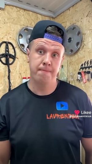 батя испугался страшного видео и сломал ноутбук