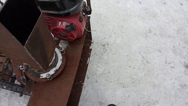 Самодельный минитрактор( быстросьем на снегоротор) смотреть онлайн