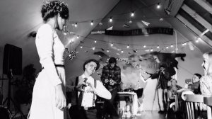 КЛАССНЫЙ ТАНЕЦ - ИСТОРИЯ МОЛОДОЖЕНОВ