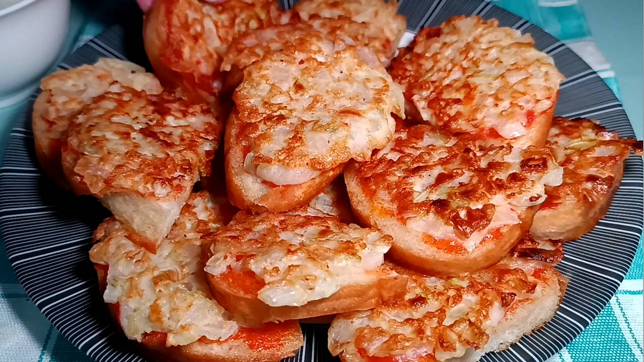 📌 Горячие бутерброды с луком на сковороде смотреть онлайн