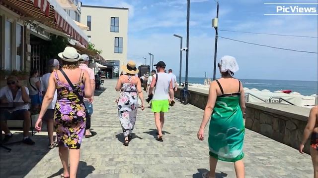 Сочи Адлер пляж Чайка сегодня 22 июля 2025. Какая погода сейчас в Сочи. Обстановка на пляже сейчас смотреть онлайн