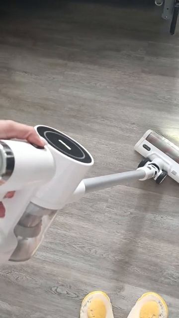 Вертикальный беспроводной пылесос для дома Weissgauff V11 BLDC Turbo Cyclone смотреть онлайн