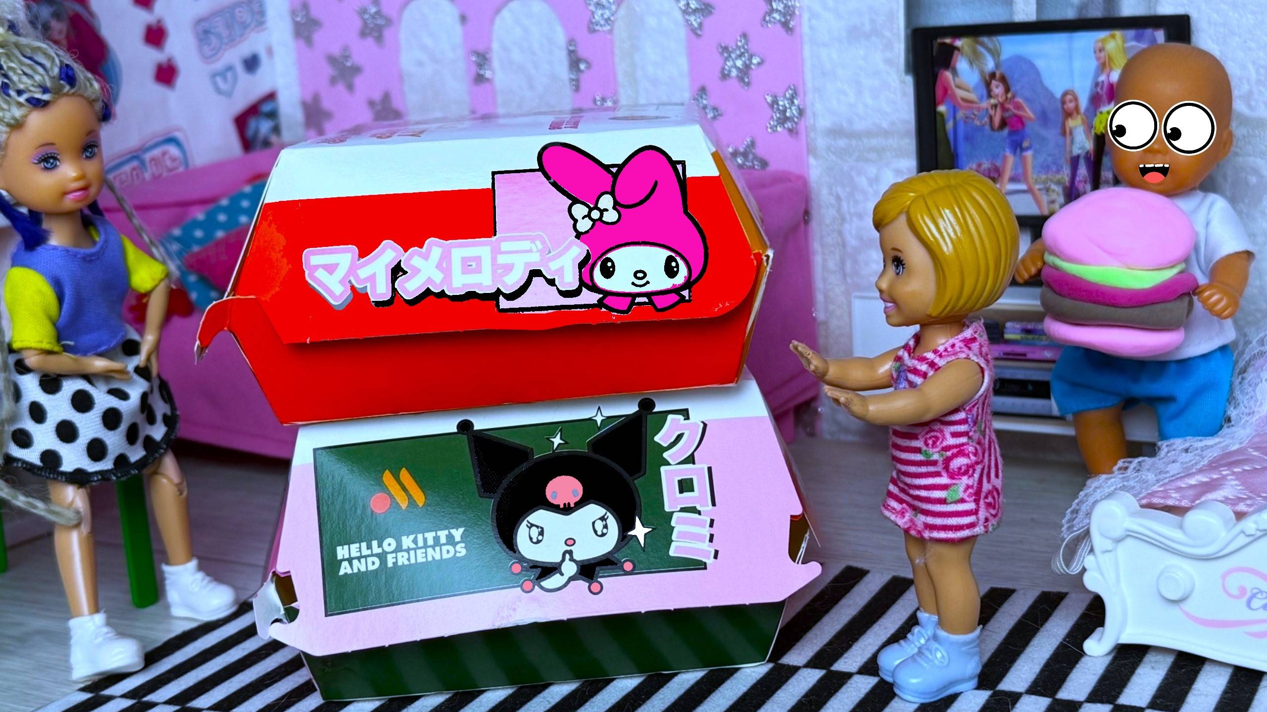 Хэллоу Китти коробочка есть, а розовый бургер успел кто то съесть😂😂 веселая семейка куклы барби смотреть онлайн