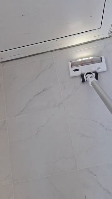 Вертикальный беспроводной пылесос для дома Weissgauff V11 BLDC Turbo Cyclone смотреть онлайн