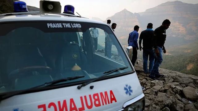 Число жертв крушения самолета ВВС Бангладеш в Дакке возросло до 27. смотреть онлайн