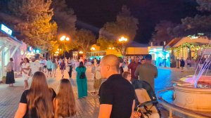 Евпатория 2025. Ночная жизнь города в разгар курортного сезона. Прогулка с женой по курзалу.
