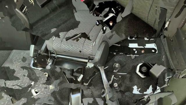 Разбор автомобиля Хавал М6 для самостоятельной установки авточехлов