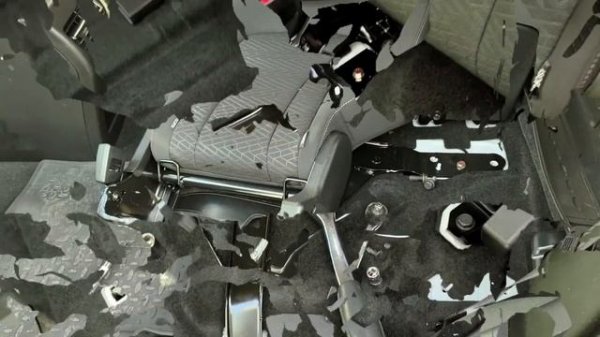 Разбор автомобиля Хавал М6 для самостоятельной установки авточехлов