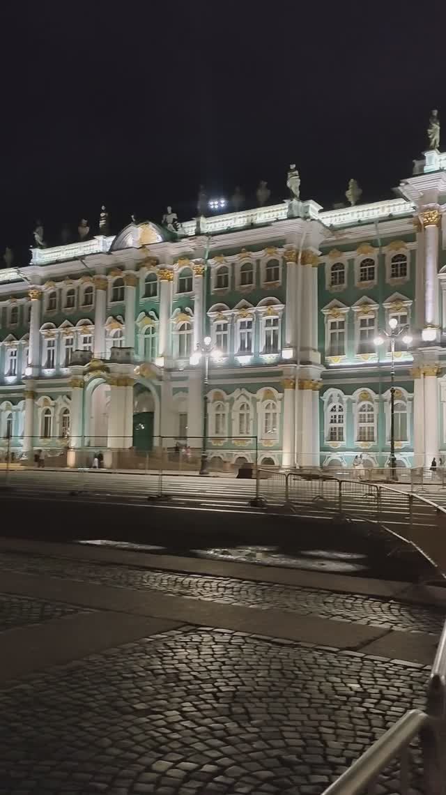 Питер. Полночь на Дворцовой