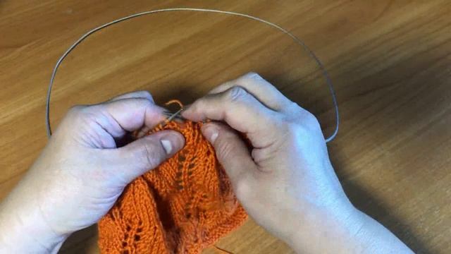 Классный узор спицами в ваши копилочки и для ваших изделий! смотреть онлайн