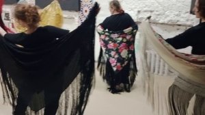 Мантон фламенко. Техника.