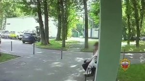 Полицейские на востоке столицы задержали подозреваемого в краже сумки с деньгами