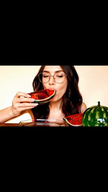 Создавайте трендовые нейро-мукбанги с помощью Veo 3 за пару кликов в Telegram смотреть онлайн